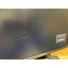 Brugte computerskærme - Samsung 22" LCD-skärm (brugt med store ridser på skærmen)