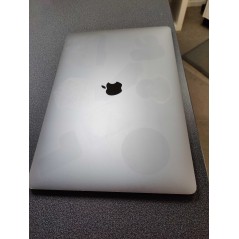 MacBook Pro 15-tum 2018 i7 16GB 512SSD Space Gray (brugt med små mærker skærm og skygger efter klistermærker)