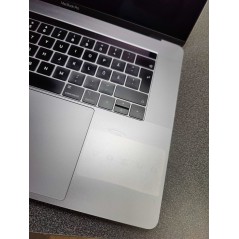 Brugt MacBook Pro - MacBook Pro 15-tum 2018 i7 16GB 512SSD Space Gray (brugt med små mærker skærm og skygger efter klistermærker)