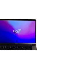 Brugt MacBook Pro - MacBook Pro 2017 15" i7 16GB 512GB SSD med Touchbar Space Grey (beg - läs not)