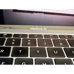 MacBook Air 13-tommer 2019 i5 8GB 256GB SSD (brugt med skade på rammen under skærmen)