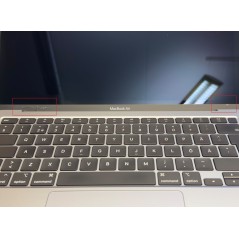 Brugt MacBook Air - Apple MacBook Air 13-tommer 2020 M1 8GB 256GB SSD Space Grey (brugt med skærmmærker og små skader på rammen)